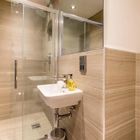56 Cocoa Suites York Extérieur photo